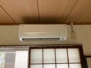 千葉の家庭用エアコンの取付け取り外しは弊社千葉・東京エアコン取付けセンターにお任せください。10月3日は取付け移設の施工実績です。