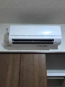 千葉の家庭用エアコンの取付け取り外しは弊社千葉・東京エアコン取付けセンターにお任せください。10月7日は取付けの施工実績です。