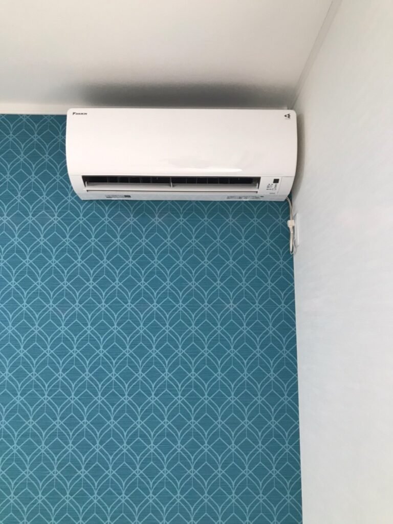 千葉の家庭用エアコンの取付け取り外しは弊社千葉・東京エアコン取付けセンターにお任せください。10月22日は取付けの施工実績です。