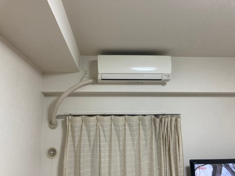 千葉の家庭用エアコンの取付け取り外しは弊社千葉・東京エアコン取付けセンターにお任せください。10月23日は移設の施工実績です。