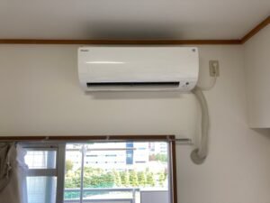 千葉の家庭用エアコンの取付け取り外しは弊社千葉・東京エアコン取付けセンターにお任せください。10月23日は取付けの施工実績です。