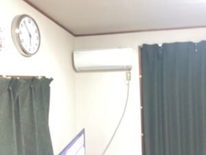千葉の家庭用エアコンの取付け取り外しは弊社千葉・東京エアコン取付けセンターにお任せください。10月27日は取付けの施工実績です。