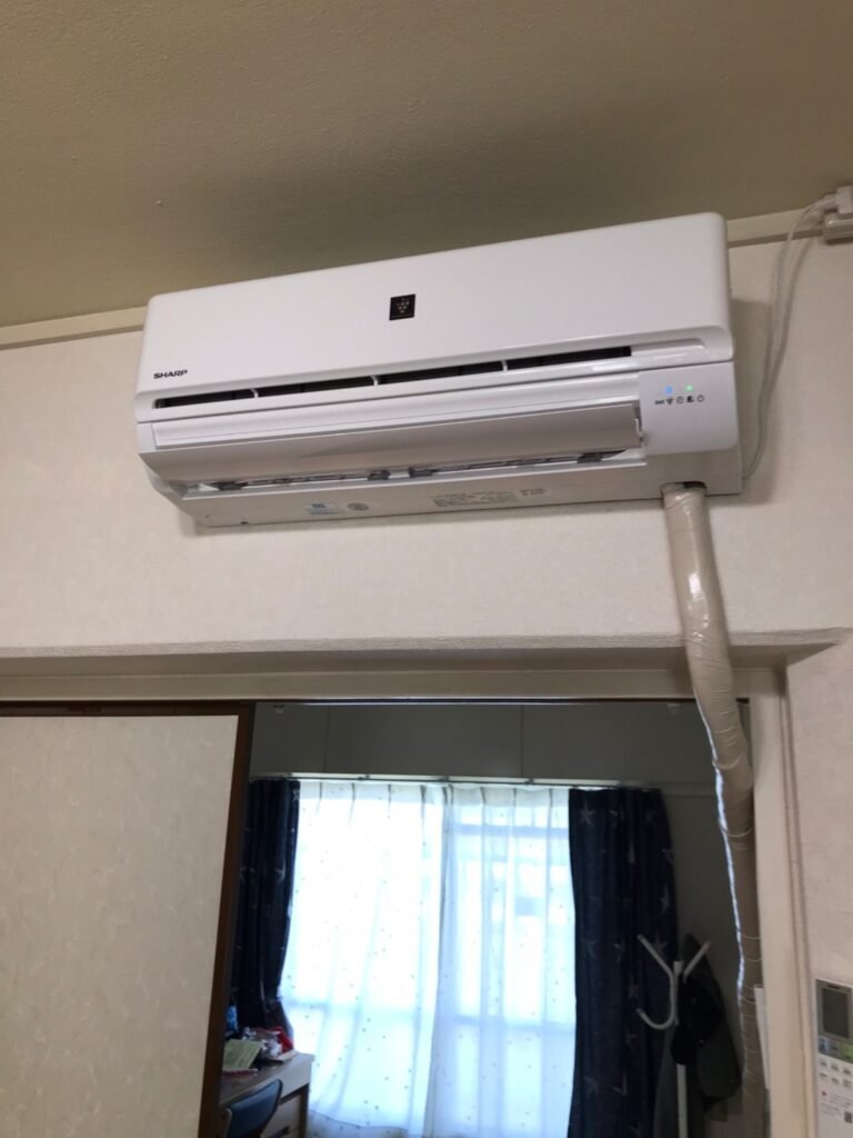 千葉の家庭用エアコンの取付け取り外しは 弊社千葉・東京エアコン取付けセンターにお任せください。 10月29日は取付／取外の施工実績です。