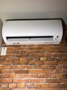 千葉の家庭用エアコンの取付け取り外しは弊社千葉・東京エアコン取付けセンターにお任せください。11月27日は取付けの施工実績です。