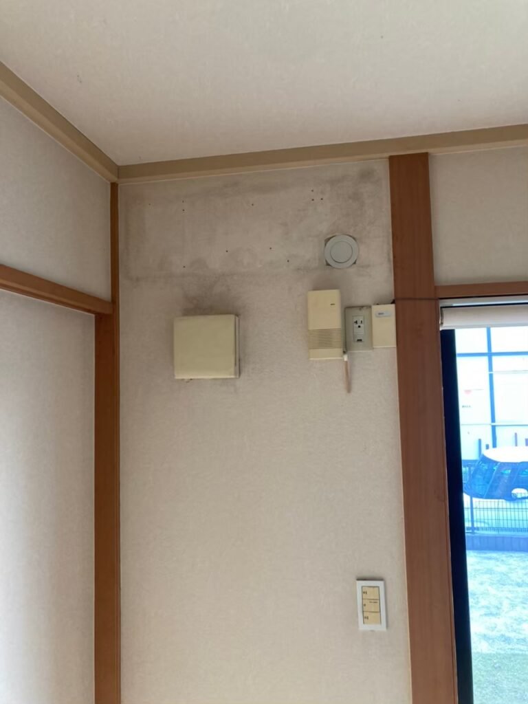 千葉の家庭用エアコンの取付け取り外しは弊社千葉・東京エアコン取付けセンターにお任せください。11月4日は取外しの施工実績です。