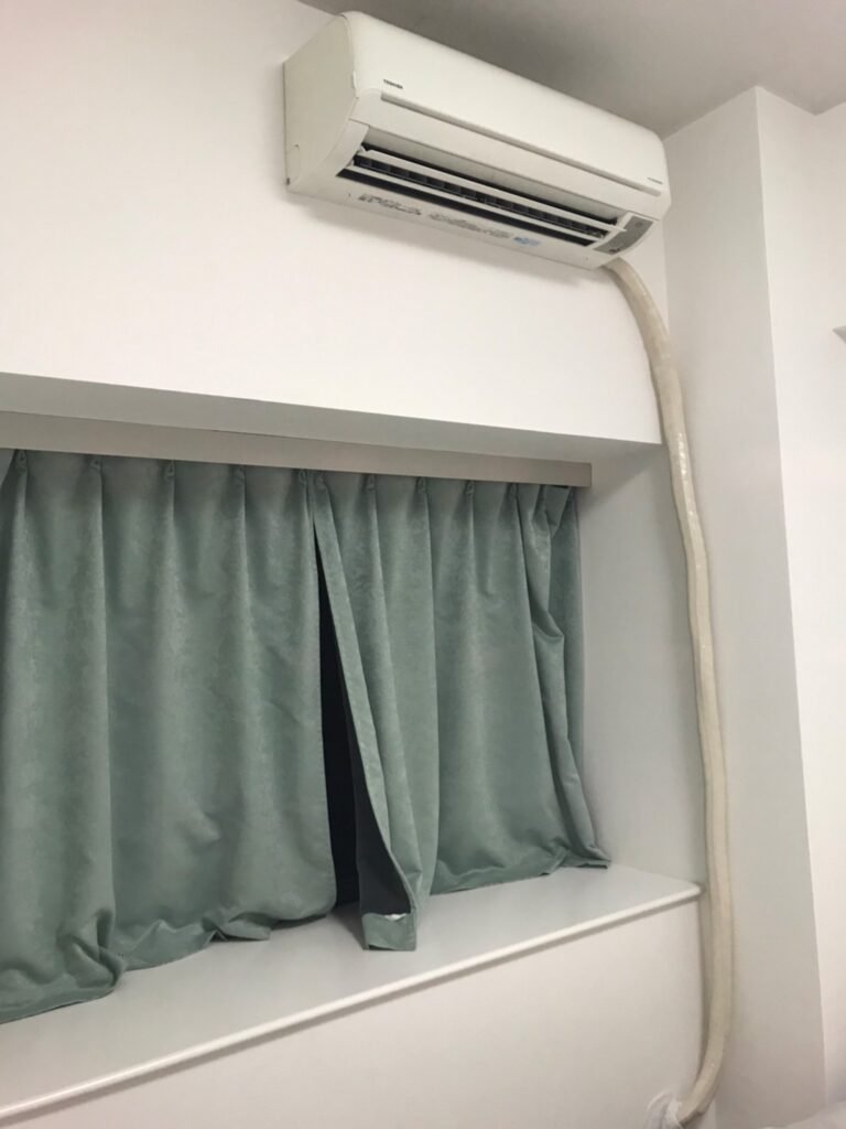 千葉の家庭用エアコンの取付け取り外しは弊社千葉・東京エアコン取付けセンターにお任せください。11月28日は移設の施工実績です。