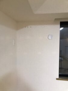 千葉の家庭用エアコンの取付け取り外しは弊社千葉・東京エアコン取付けセンターにお任せください。11月27日は取外しの施工実績です。