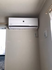 千葉の家庭用エアコンの取付け取り外しは弊社千葉・東京エアコン取付けセンターにお任せください。11月27日は取付けの施工実績です。