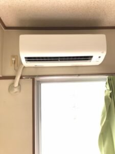 千葉の家庭用エアコンの取付け取り外しは弊社千葉・東京エアコン取付けセンターにお任せください。11月2日は取付の施工実績です。