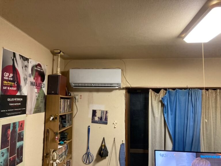 千葉の家庭用エアコンの取付け取り外しは弊社千葉・東京エアコン取付けセンターにお任せください。11月6日は取付／取外しの施工実績です。