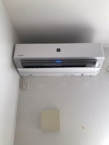 千葉の家庭用エアコンの取付け取り外しは弊社千葉・東京エアコン取付けセンターにお任せください。11月7日は取付け／取外しの施工実績です。