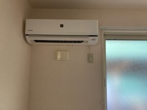 千葉の家庭用エアコンの取付け取り外しは弊社千葉・東京エアコン取付けセンターにお任せください。12月23日は取付けの施工実績です。