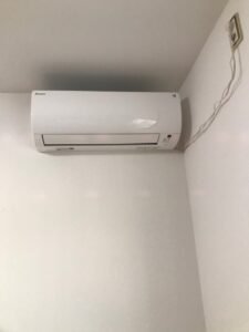 千葉の家庭用エアコンの取付け取り外しは弊社千葉・東京エアコン取付けセンターにお任せください。12月2日は取付けの施工実績です。