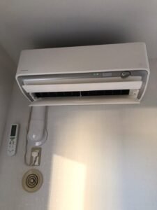 千葉の家庭用エアコンの取付け取り外しは弊社千葉・東京エアコン取付けセンターにお任せください。12月26日は取付けの施工実績です。