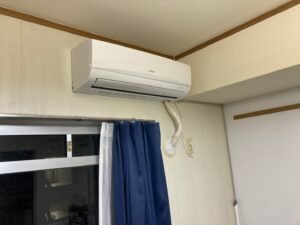 千葉の家庭用エアコンの取付け取り外しは弊社千葉・東京エアコン取付けセンターにお任せください。12月12日は取付けの施工実績です。