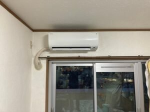 千葉の家庭用エアコンの取付け取り外しは弊社千葉・東京エアコン取付けセンターにお任せください。12月23日は入れ替えの施工実績です。
