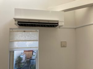 千葉の家庭用エアコンの取付け取り外しは弊社千葉・東京エアコン取付けセンターにお任せください。12月9日は取付けの施工実績です。