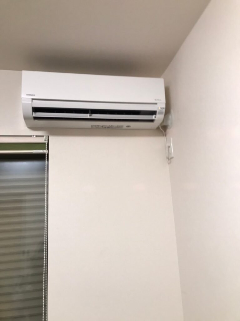 千葉の家庭用エアコンの取付け取り外しは弊社千葉・東京エアコン取付けセンターにお任せください。12月6日は取付けの施工実績です。