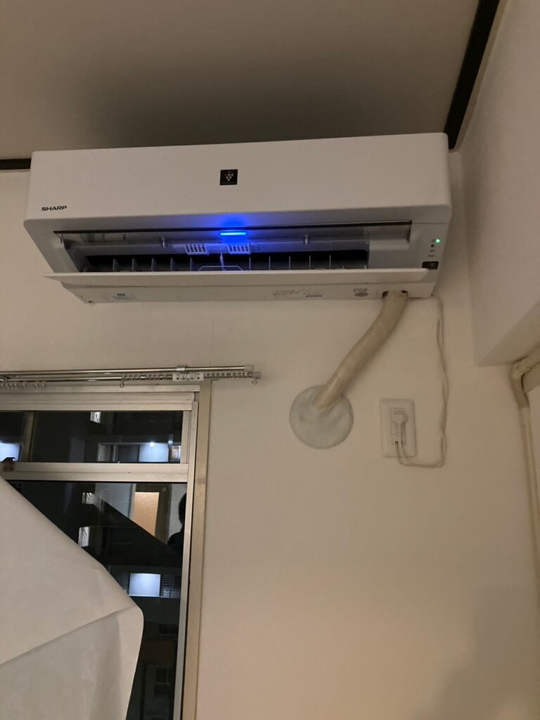 千葉の家庭用エアコンの取付け取り外しは弊社千葉・東京エアコン取付けセンターにお任せください。1月31日は取付けの施工実績です。