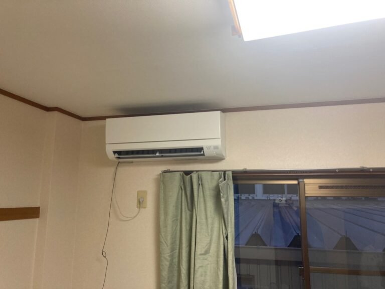 千葉の家庭用エアコンの取付け取り外しは弊社千葉・東京エアコン取付けセンターにお任せください。1月13日は取付けの施工実績です。