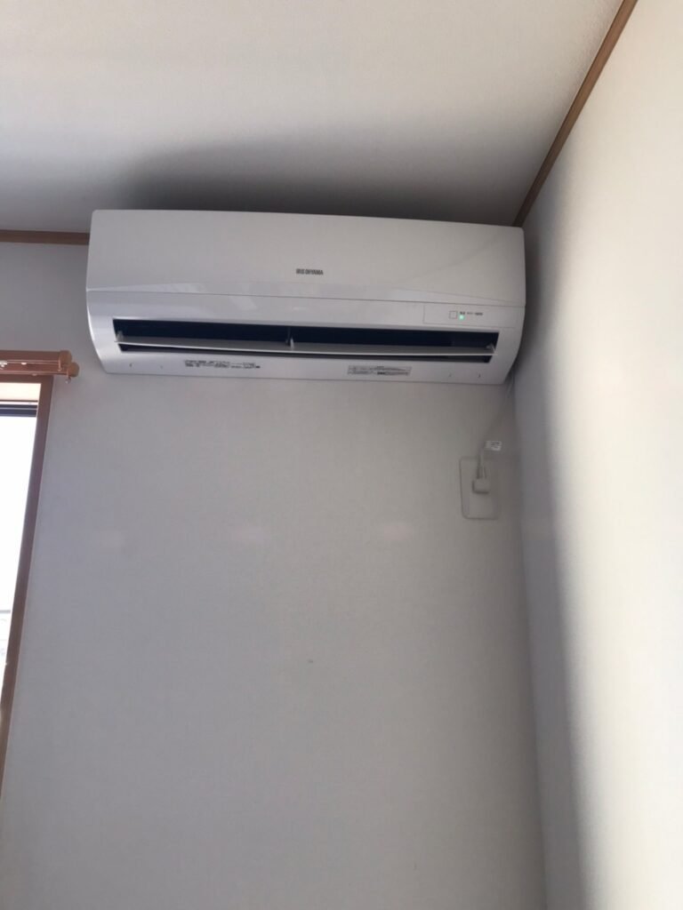 千葉の家庭用エアコンの取付け取り外しは弊社千葉・東京エアコン取付けセンターにお任せください。1月24日は移設の施工実績です。