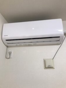 千葉の家庭用エアコンの取付け取り外しは弊社千葉・東京エアコン取付けセンターにお任せください。1月22日は取付けの施工実績です。