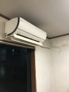 千葉の家庭用エアコンの取付け取り外しは弊社千葉・東京エアコン取付けセンターにお任せください。2月22日は室内機の移動の施工実績です。