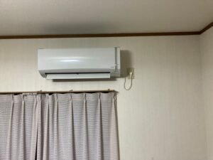 千葉の家庭用エアコンの取付け取り外しは弊社千葉・東京エアコン取付けセンターにお任せください。3月5日は移設の施工実績です。
