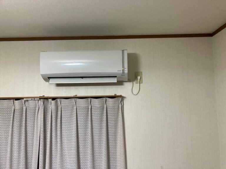 千葉の家庭用エアコンの取付け取り外しは弊社千葉・東京エアコン取付けセンターにお任せください。3月5日は移設の施工実績です。