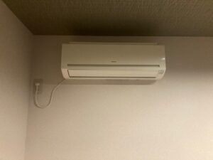 千葉の家庭用エアコンの取付け取り外しは弊社千葉・東京エアコン取付けセンターにお任せください。3月18日は移設の施工実績です。