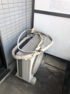 千葉の家庭用エアコンの取付け取り外しは弊社千葉・東京エアコン取付けセンターにお任せください。3月4日は取外しの施工実績です。