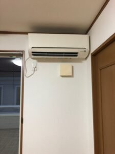 千葉の家庭用エアコンの取付け取り外しは弊社千葉・東京エアコン取付けセンターにお任せください。3月7日は取付けの施工実績です。