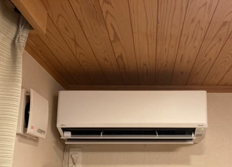 千葉/東京都の家庭用エアコンの取付け取り外しは弊社千葉・東京エアコン取付けセンターにお任せください。7月12日は取付けの施工実績です。