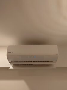 千葉・東京の家庭用エアコンの取付け取り外しは弊社千葉・東京エアコン取付けセンターにお任せください。7月８日は取付けの施工実績です。