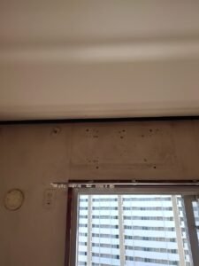 弊社は千葉・東京・埼玉のエリアで、　　　　　　　家庭用壁掛けエアコン『取付け／取外し／移設／クリーニング』　　　　　　　業務用エアコンクリーニング『1方向／4方向』これらを主軸で活動しています。　　　　　　　　　我々はお客様満足度を第一に考え、品質／接遇にこだわって1件1件こなしています。　　　　　　　　　　今回は７月30日のエアコン取外しの施工実績です。